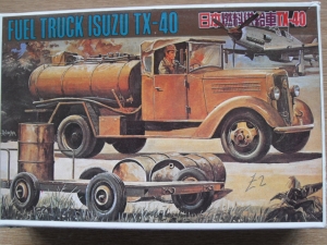 SCIENCE TREASURY 1/72 01 FUEL TRUCK ISUZU TX-40